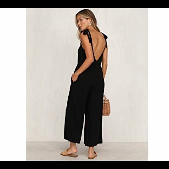🆕 Wide Leg Backless Jumpsuit with Pockets - Picture 2 of 3